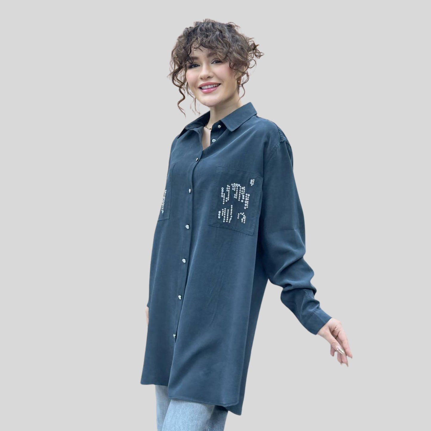 Vooraanzicht Lyocell tuniek dames marineblauw met steen details en lange mouwen – Rituwell