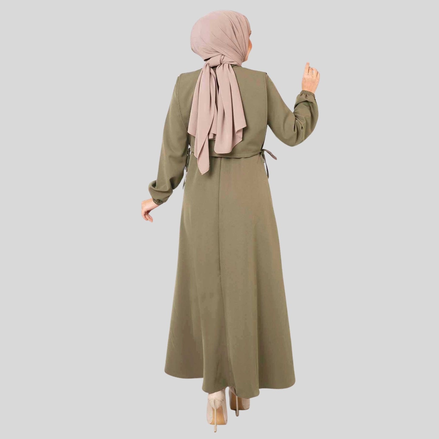 Achterkant van groene maxi jurk met bolero en strikkoorden – Rituwell