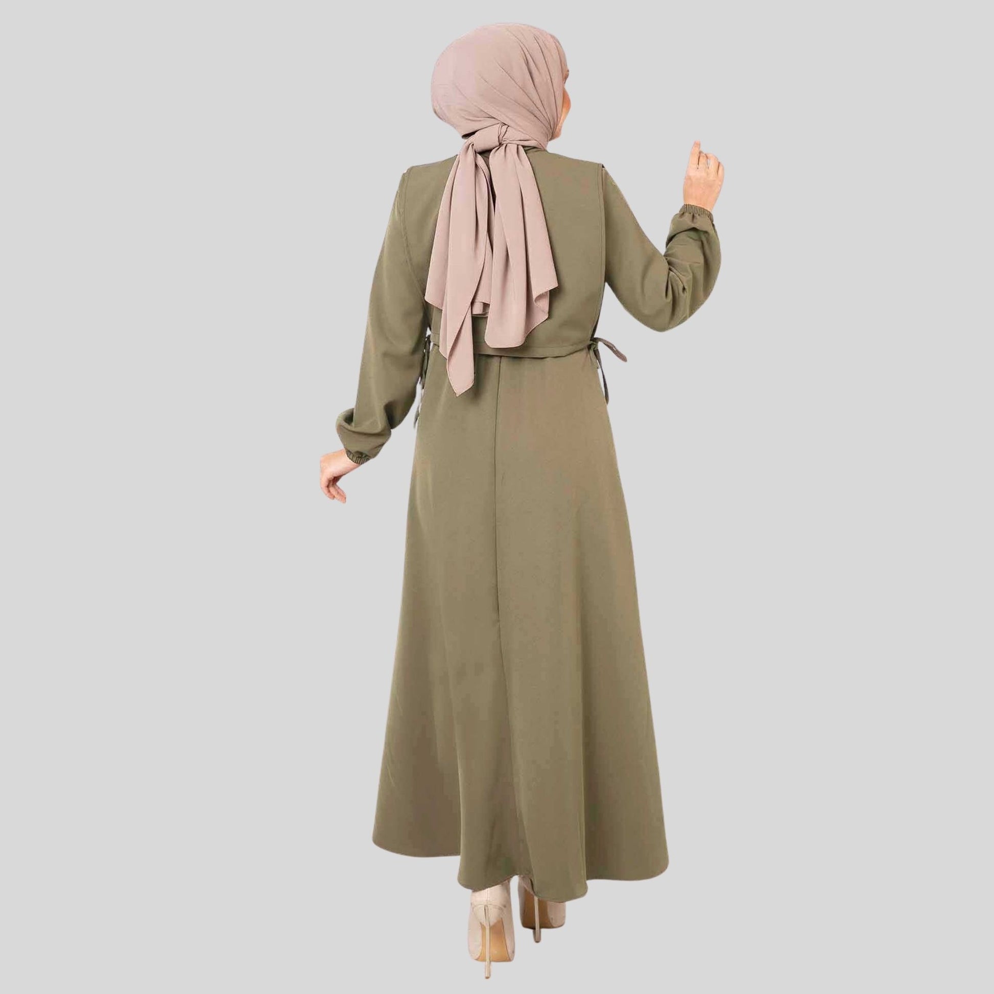 Achterkant van groene maxi jurk met bolero en strikkoorden – Rituwell