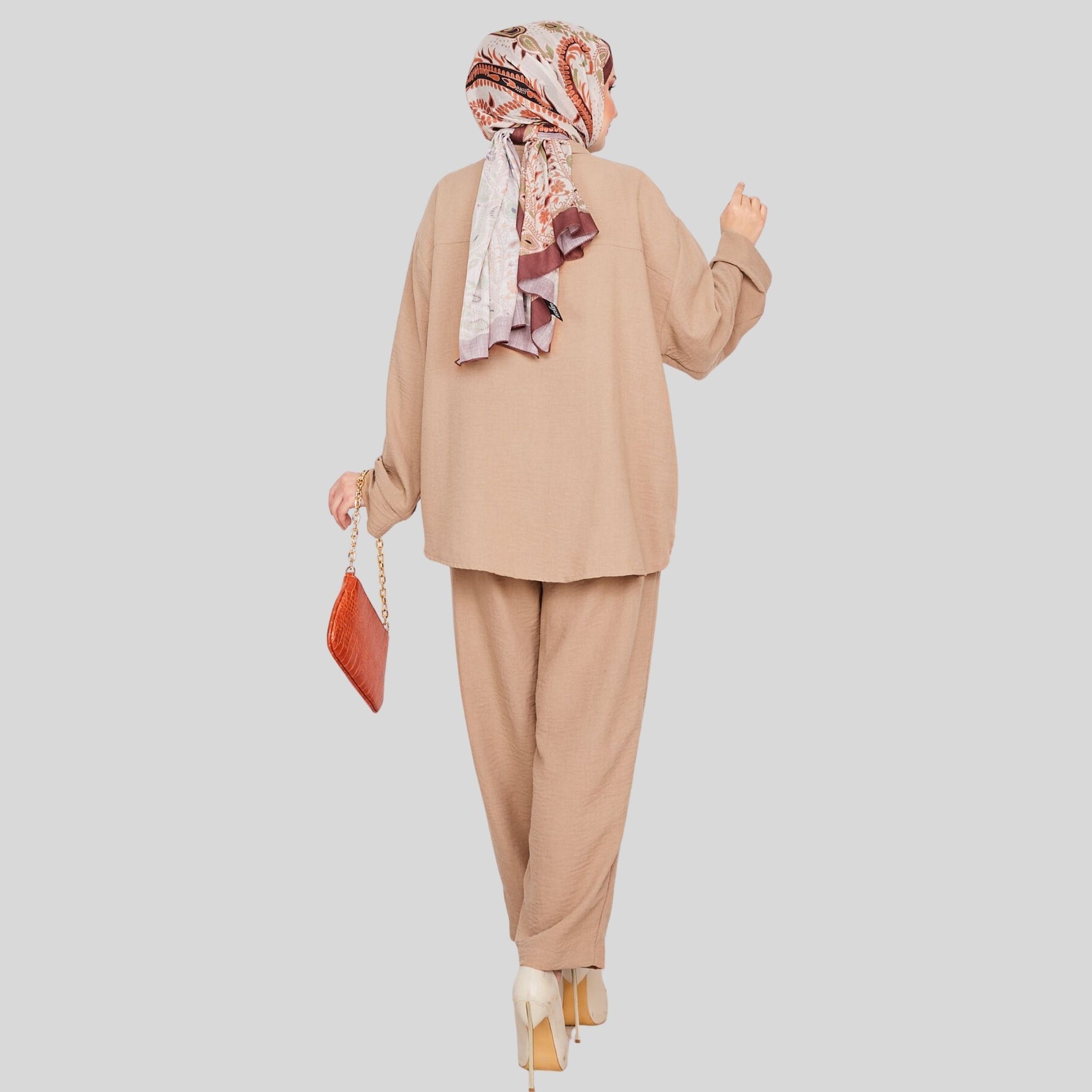 Achterkant van camel linnen co-ord set met tuniek en broek – Rituwell