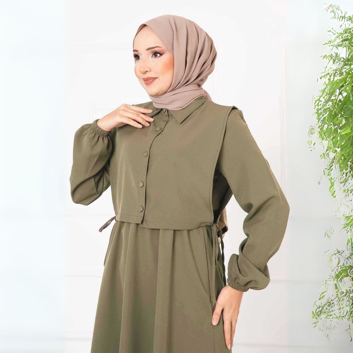 Close-up van bolero detail op groene maxi jurk dames – Rituwell