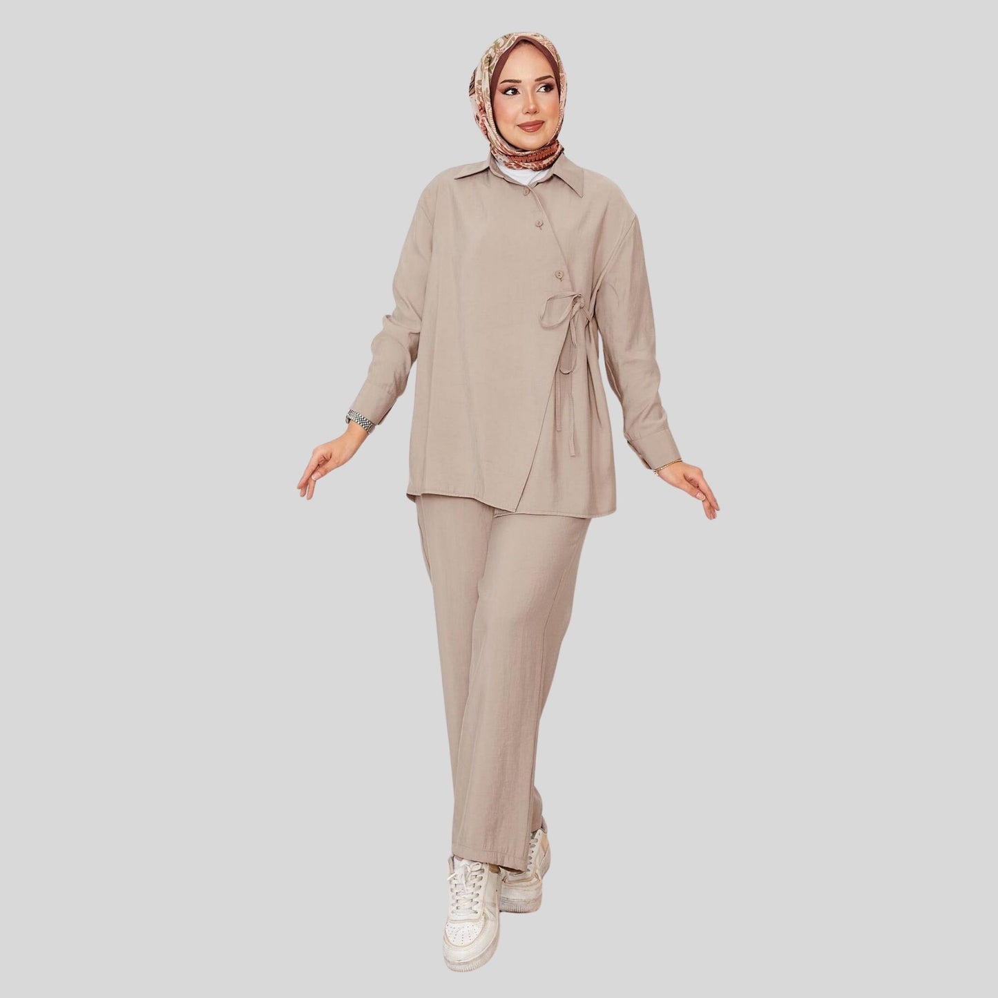 Vooraanzicht beige co-ord set – tuniek & broek – Rituwell