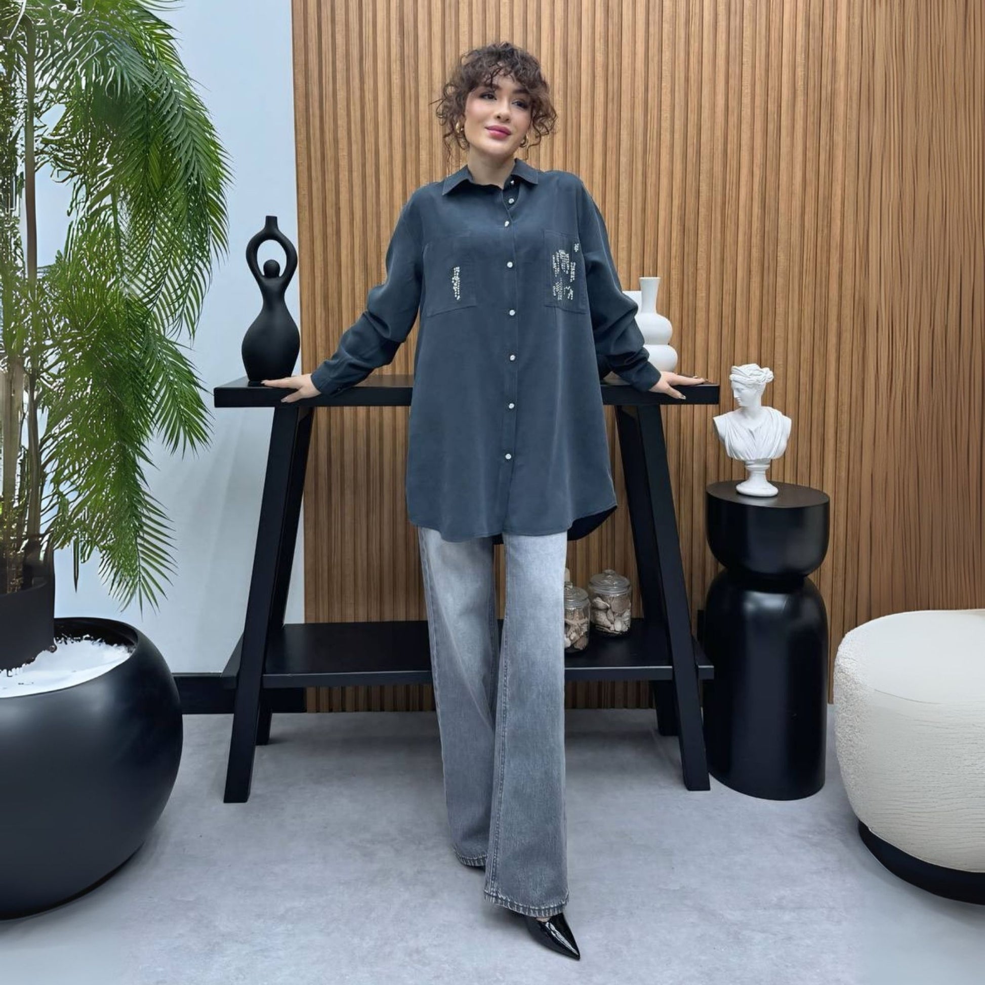 Studio-opname Lyocell tuniek dames marineblauw met steen details – Rituwell